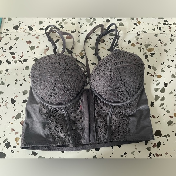 Victoria's Secret Grey Lace Bra with Underwire Support - Picture 1 of 4